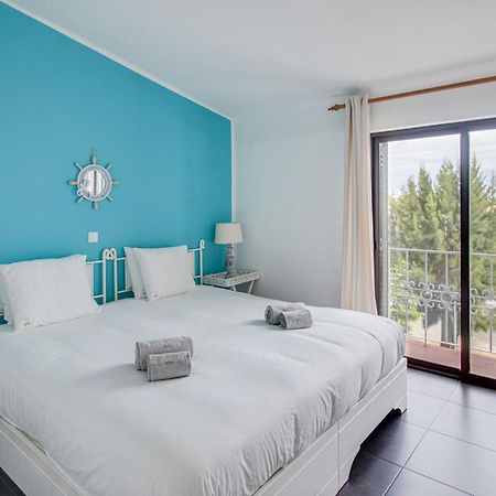 Apartmán Seaside Retreat With Pool, Ac, And Fast Wi-Fi Albufeira Exteriér fotografie