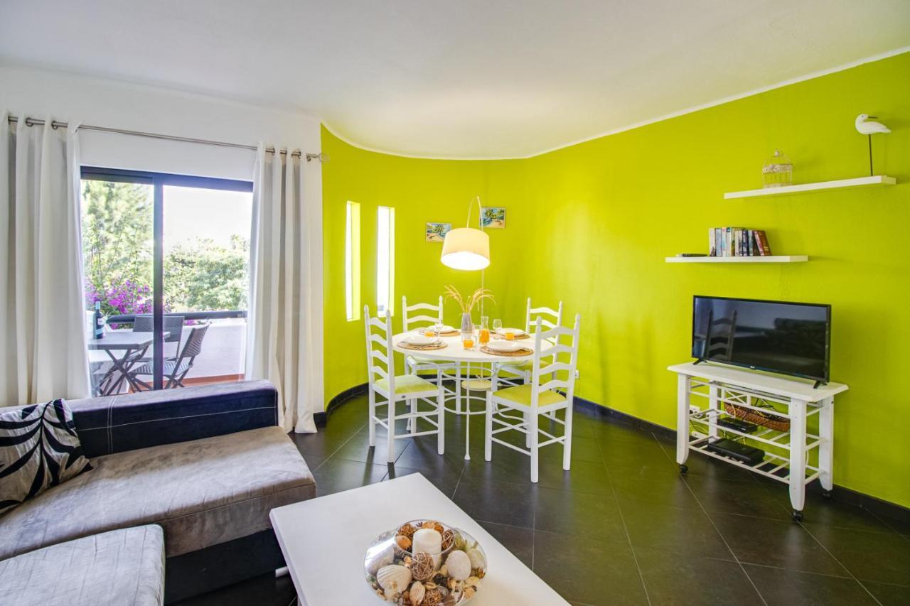 Apartmán Seaside Retreat With Pool, Ac, And Fast Wi-Fi Albufeira Exteriér fotografie