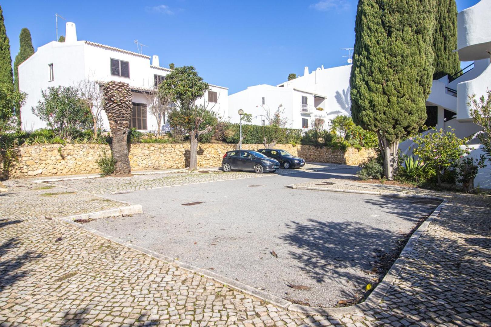 Apartmán Seaside Retreat With Pool, Ac, And Fast Wi-Fi Albufeira Exteriér fotografie